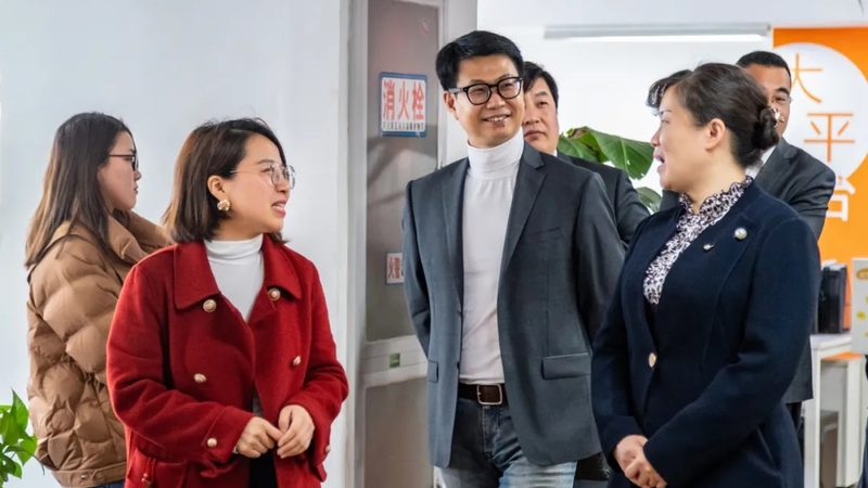 以下是一个宣传片拍摄报价明细表的示例：
